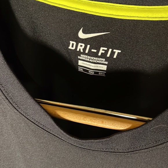 Nike NWT Mens Dri Fit Football Swoosh Tee Color Black Size  XXL - Picture 4 of 5